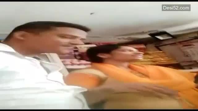 Desi bhabhi ko dukan me bula ke choda indian wife affair with store keeper and kissing in shop finest oral sex video sex vid Fresh MMS, Desi Porn
